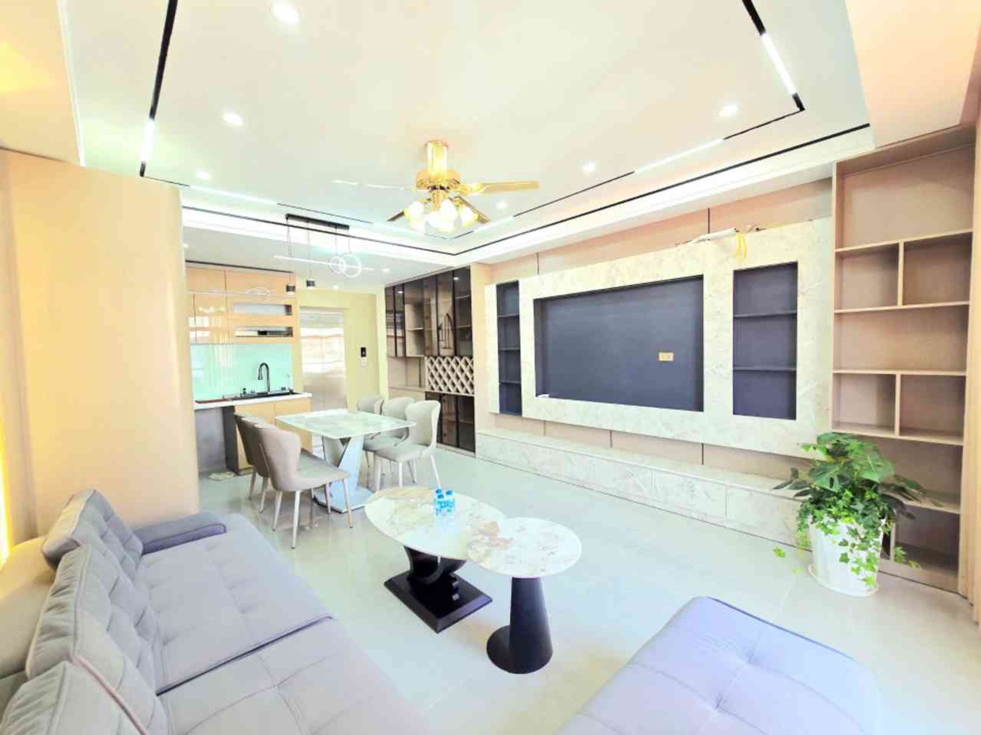 BÁN NHÀ THẠCH BÀN 45M2- 6 TẦNG THANG MÁY- GARA Ô TÔ-11.x Tỷ
