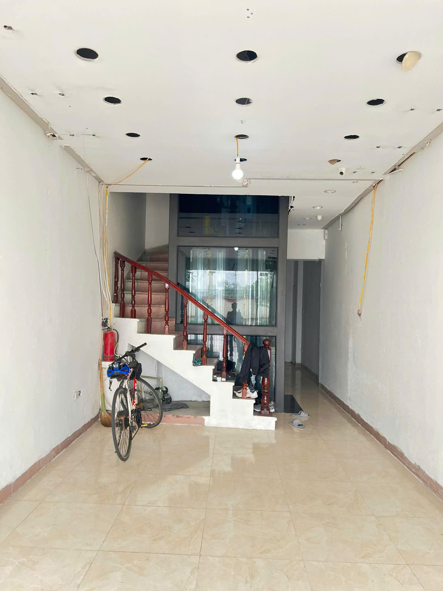 CHO THUÊ MẶT BẰNG KINH DOANH ĐẸP
MẶT TIỀN 208H LÊ TRỌNG TẤN, THANH XUÂN, HÀ NỘI-4