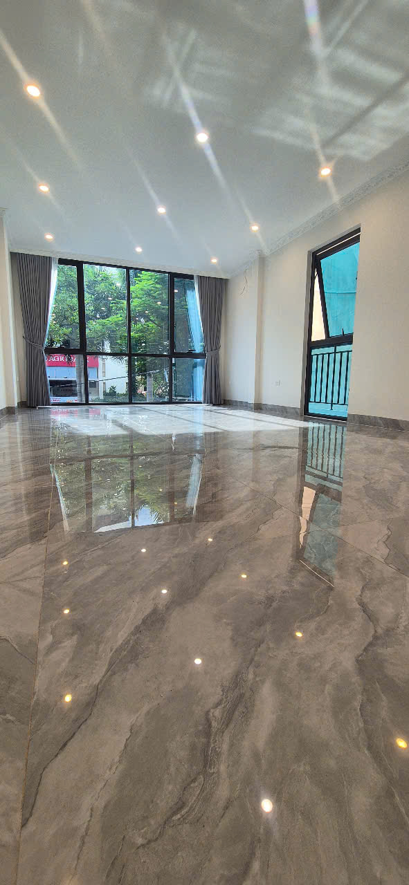 Chính chủ bán nhà mặt phố Nguyễn Cơ Thạch 45mv SĐCC LH:0969148973.