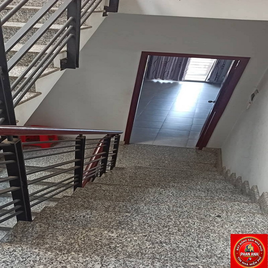Nhà mặt tiề.n sát Đỗ Xuân Hợp – Đi xem mới thấy giá trị thật | 5 tầng, mà chỉ có 12 đồng.-4