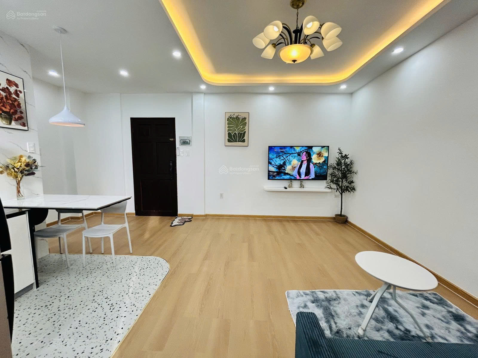 Bán CC 49m² tại Chung cư 319 Lý Thường Kiệt, P15, Q11, giá ưu đãi 2,75 tỷ