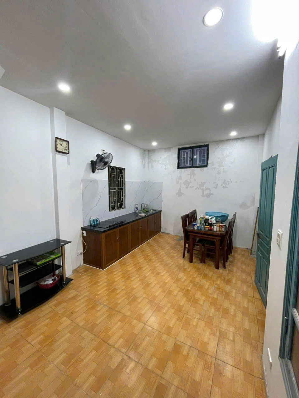 CHO THUÊ NHÀ NGUYÊN CĂN 3 TẦNG 1 TUM TẠI HAI HÀ TRƯNG , HÀ NỘI GIÁ 11TR