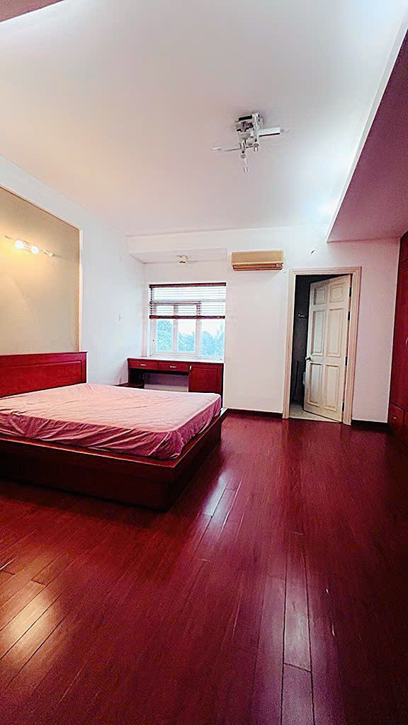 CHÍNH CHỦ CẦN BÁN NHÀ CĂN GÓC 2 MẶT TIỀN XE HƠI 10M Đ.CÁCH MẠNG THÁNG 8, QUẬN 3 - NGANG HIẾM 5,5M*19M* LIÊN HỆ GIANG GIANG: 093.86.76.685-4