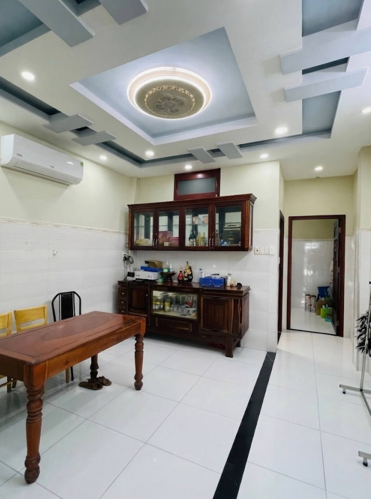 Lạc Long Quân, Tân Bình - Nhà 4 tầng gần 60m², hợp ở và khai thác dòng tiền-3