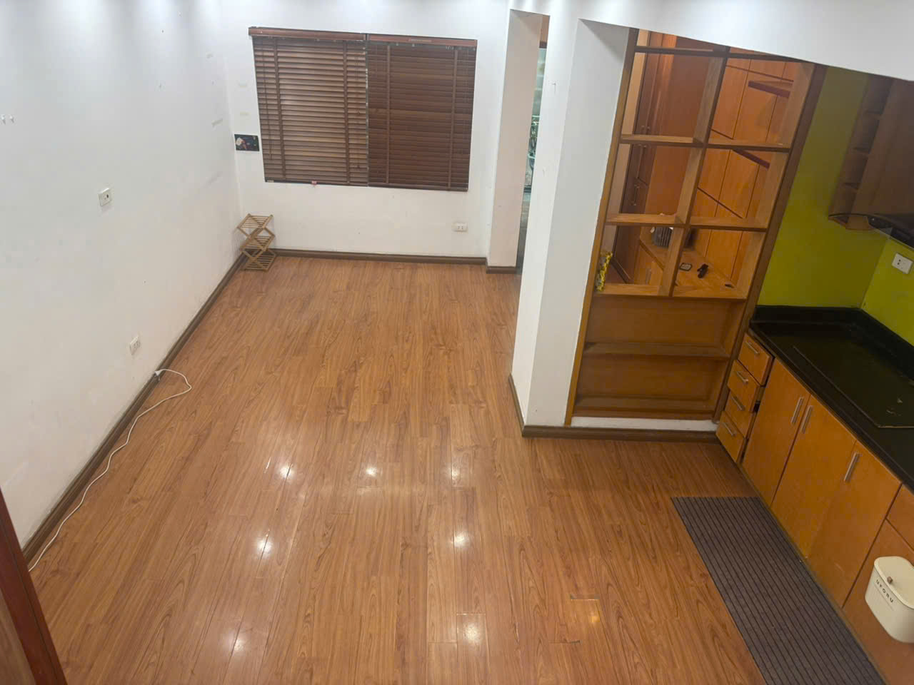 CHO THUÊ CĂN HỘ TẬP THỂ TẦNG 2, THÔNG TẦNG 3, 4, 75m² – 2PN, 2WC