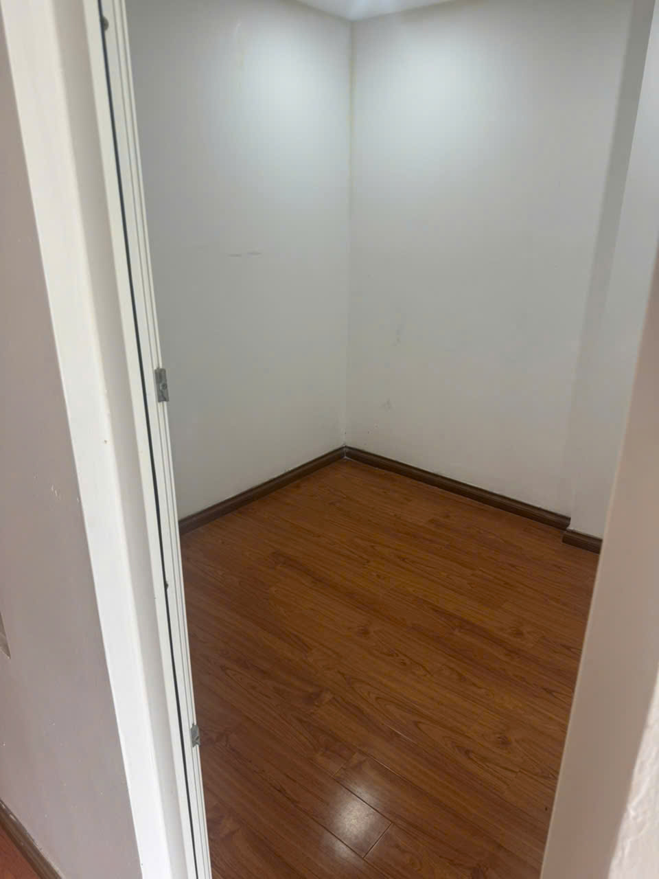 CHO THUÊ CĂN HỘ TẬP THỂ TẦNG 2, THÔNG TẦNG 3, 4, 75m² – 2PN, 2WC