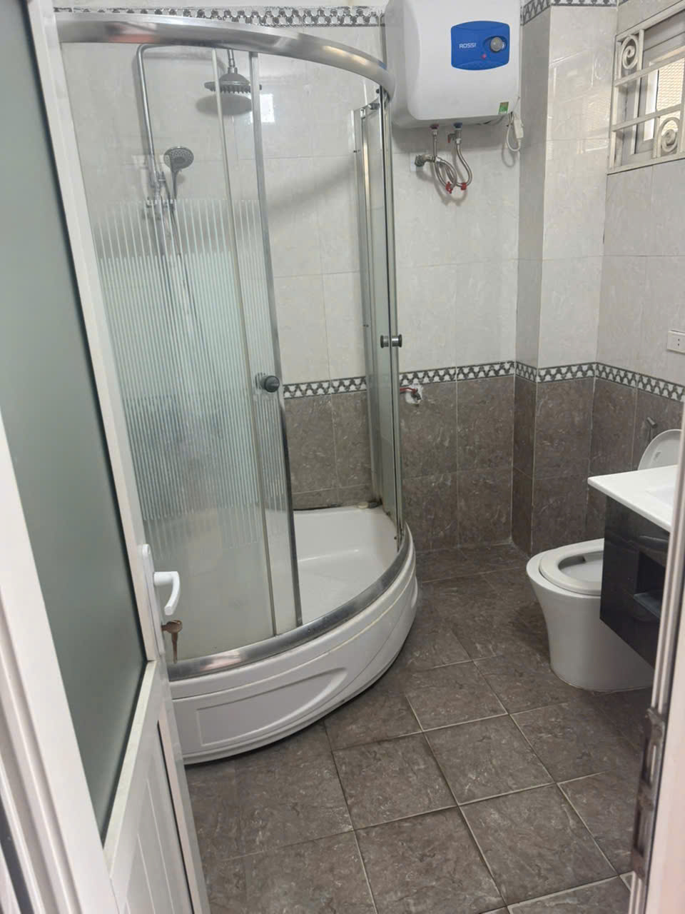 CHO THUÊ CĂN HỘ TẬP THỂ TẦNG 2, THÔNG TẦNG 3, 4, 75m² – 2PN, 2WC-3