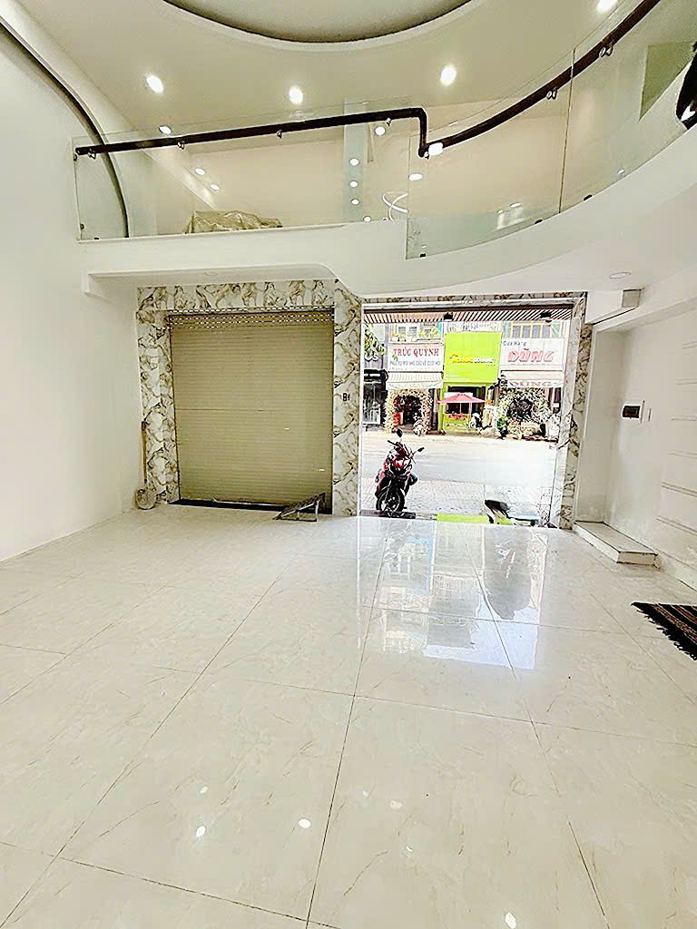 BÁN NHÀ MẶT TIỀN KD Đ.NGUYỄN ĐÌNH CHIỂU, QUẬN 3 - ĐOẠN 2 CHIỀU SỔ HỒNG VUÔNG ĐẸP 6M*1OM* LIÊN HỆ GIANG GIANG: 093.86.76.685-3