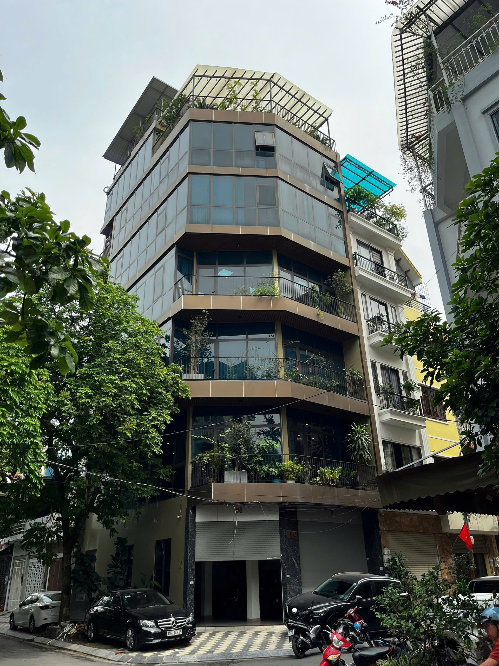 Bán nhà phố Vạn Bảo Liễu Giai, 7 tầng thang máy, ô tô tránh, 70m, chỉ 36.5  tỷ