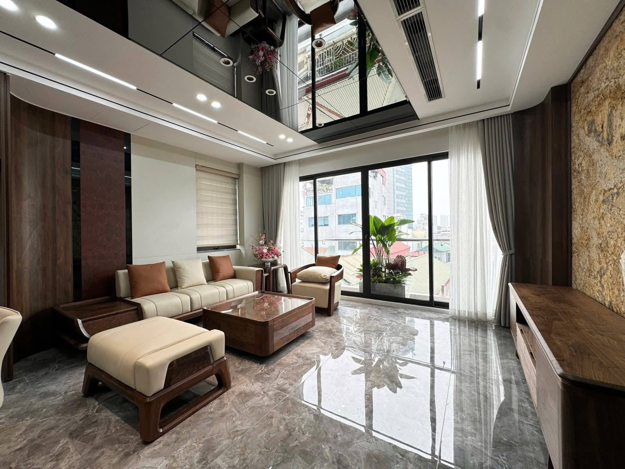 Bán nhà phố Vạn Bảo Liễu Giai, 7 tầng thang máy, ô tô tránh, 70m, chỉ 36.5  tỷ