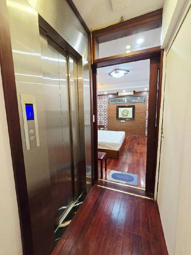 Bán nhà phố Vạn Bảo Liễu Giai, 7 tầng thang máy, ô tô tránh, 70m, chỉ 36.5  tỷ