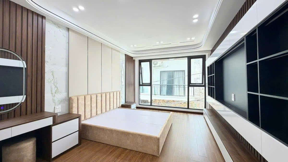 Bán nhà Phố Trạm 50m 6 tầng thang máy chân cầu Vĩnh Tuy nhỉnh 13 tỷ