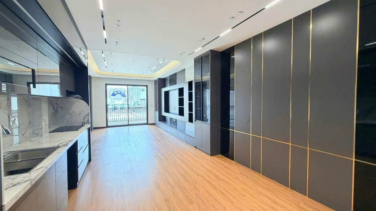 Bán nhà Phố Trạm 50m 6 tầng thang máy chân cầu Vĩnh Tuy nhỉnh 13 tỷ