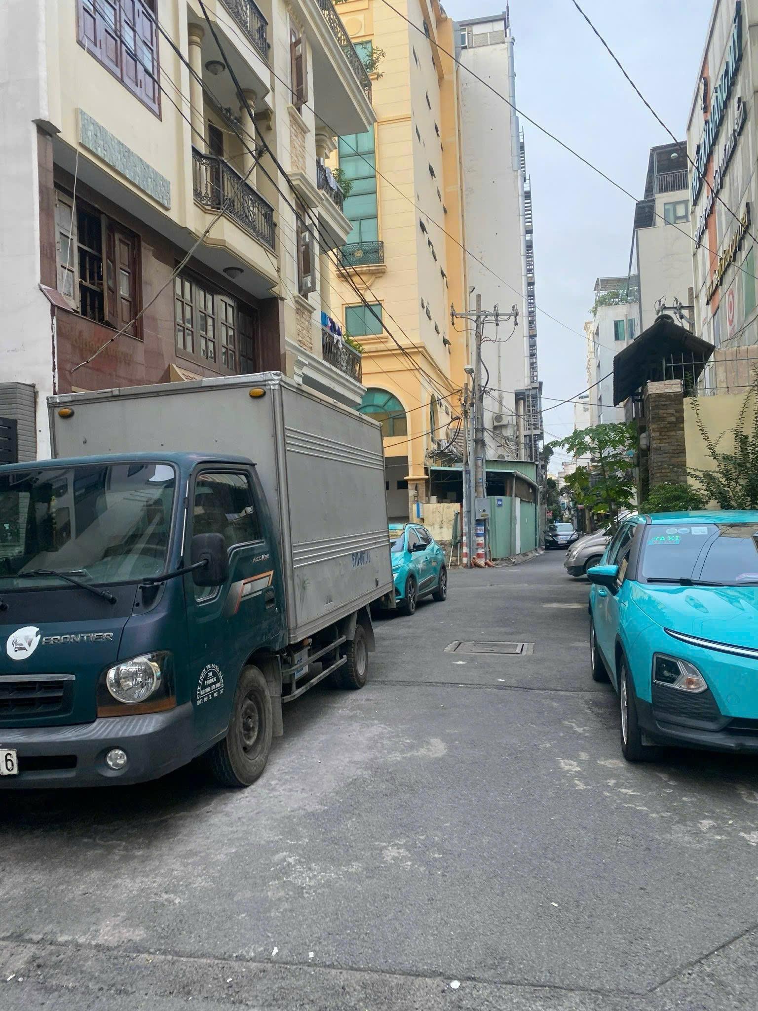 **Bán nhà HXH Cách Mạng Tháng 8** p.5 Tân Bình (4,5*10m) 3 tầng-3