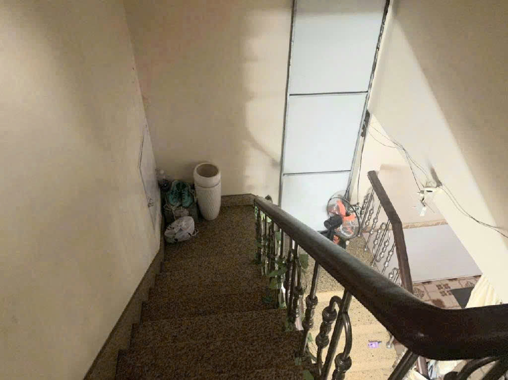 Bán nhà mặt tiền kinh doanh đường số Khánh hội 

Vĩnh hội Q4 cạnh Q1 Q2 

Diện tích Ngang 4 dài 10 

có 9đ-4