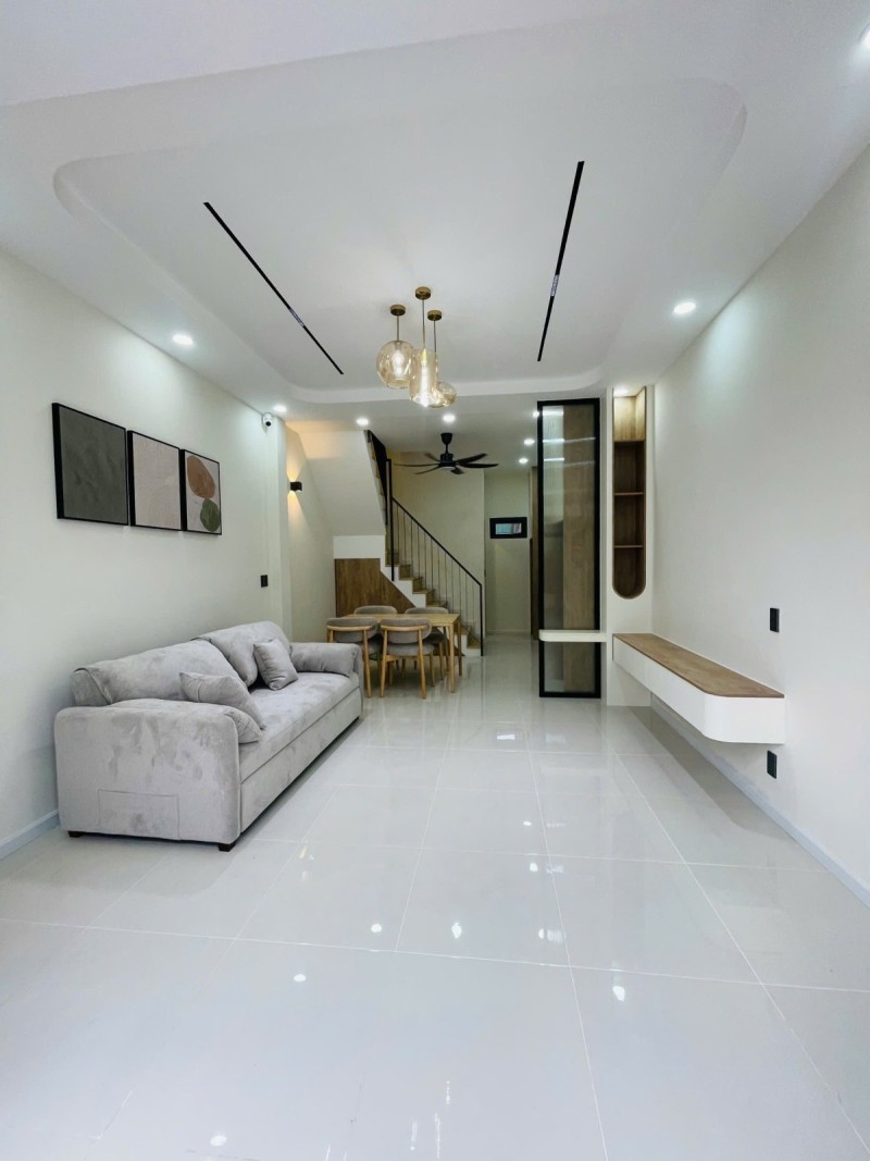 Bán nhà đường số 34, Linh Đông, Thủ Đức, TP HCM. DT 40m2, 2 tầng, sổ hồng riêng, giá 4.73  tỷ.