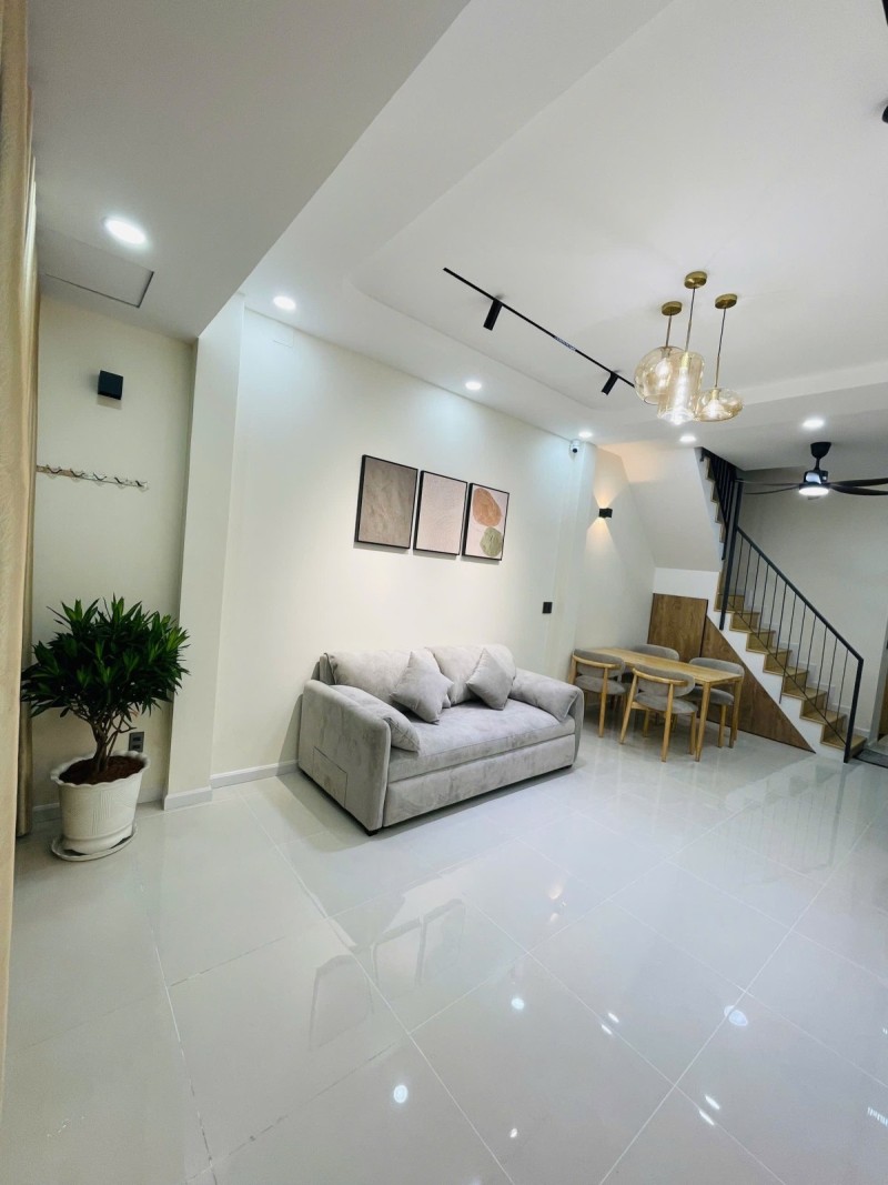 Bán nhà đường số 34, Linh Đông, Thủ Đức, TP HCM. DT 40m2, 2 tầng, sổ hồng riêng, giá 4.73  tỷ.