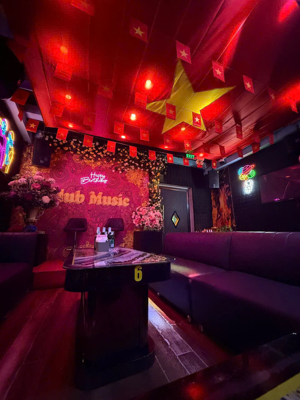 GÓC SANG NHƯỢNG QUÁN KARAOKE – PHỐ QUAN HOA, CẦU GIẤY , HÀ NỘI