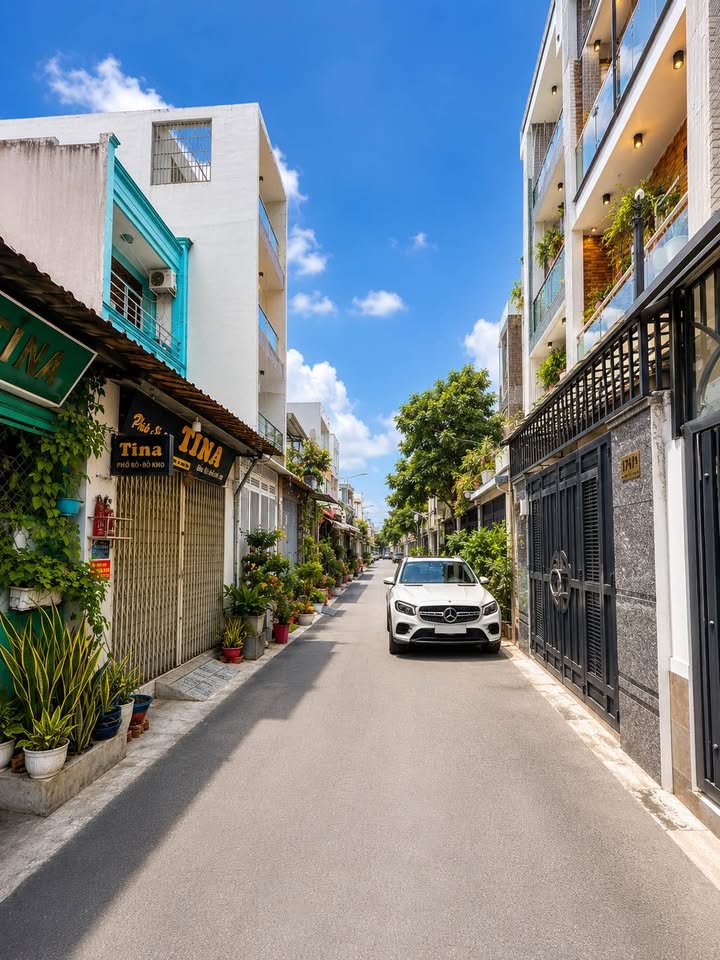 CHỈ 10 TỶ CÓ NGAY 121M² 2 TẦNG - HXH THÔNG - NGAY NGÃ 4 ÂU CƠ & LẠC LONG QUÂN