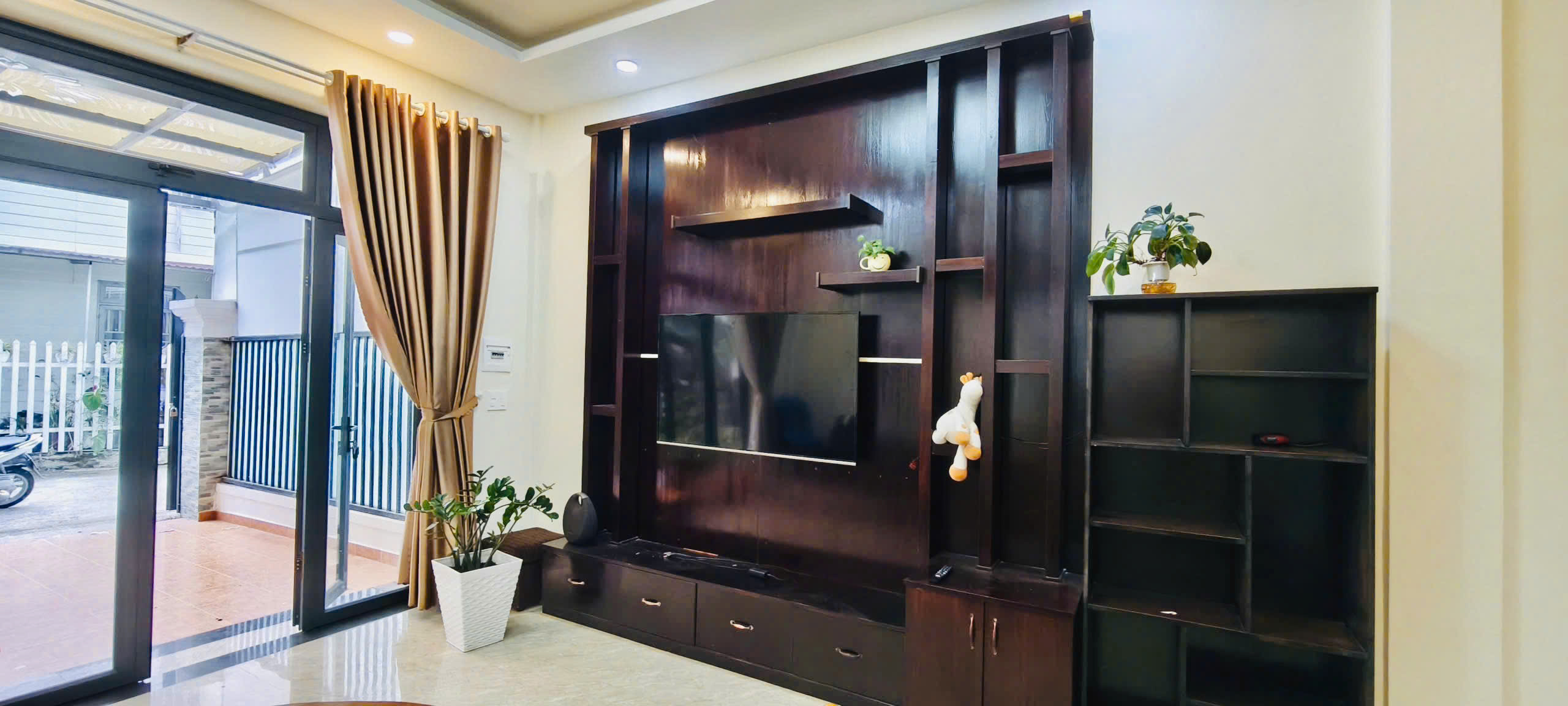 NHÀ 3 TẦNG FULL NỘI THẤT ĐƯỜNG LỮ GIA – GIÁ CHỈ 5,5 TỶ-3