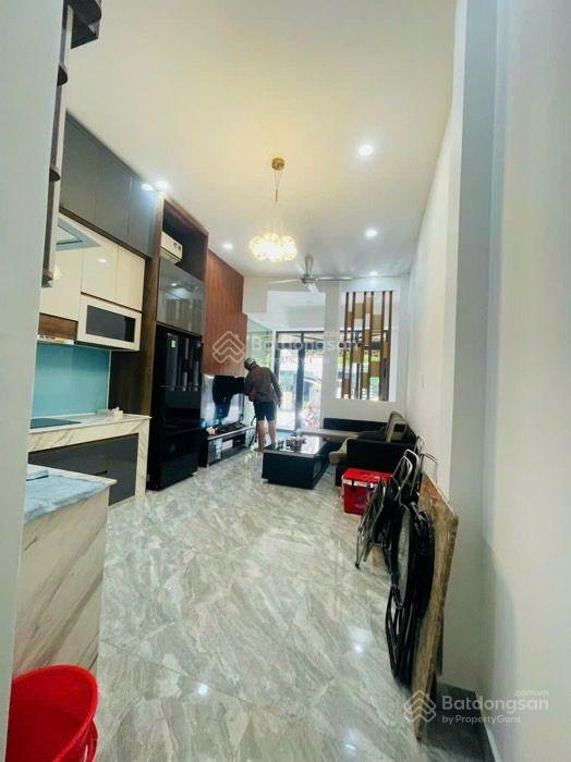 Mặt tiền kinh doanh Âu Dương Lân, 3 tầng mới, chỉ 9.5 tỷ. 0939345129