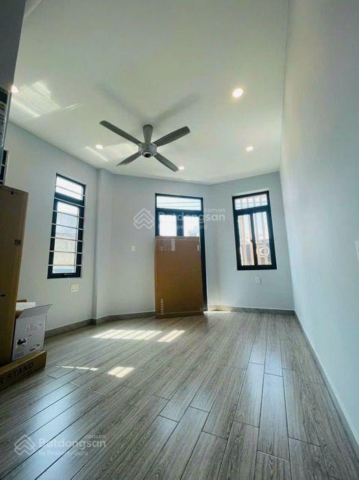 Mặt tiền kinh doanh Âu Dương Lân, 3 tầng mới, chỉ 9.5 tỷ. 0939345129