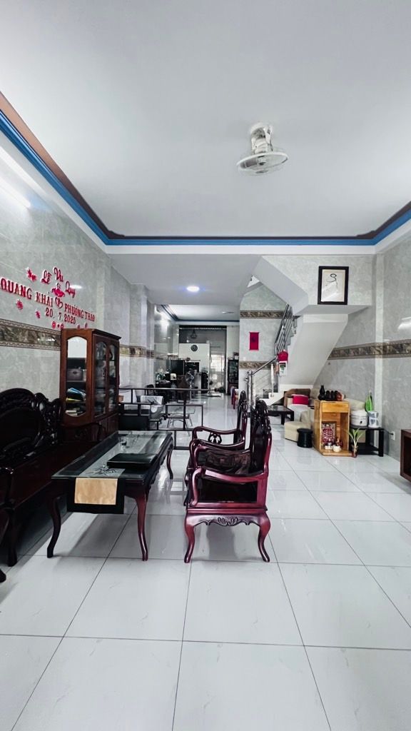 Hiếm, đối diện công viên, mặt tiền xe hơi 5x20, đường Lê Bôi chỉ 9 tỷ nhỉnh