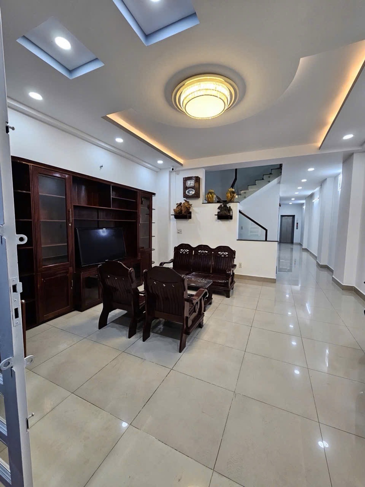 Bán nhà mặt tiền 5x24 Phạm Thế Hiển 4 tầng Thang Máy chỉ 9 tỷ 5 TL