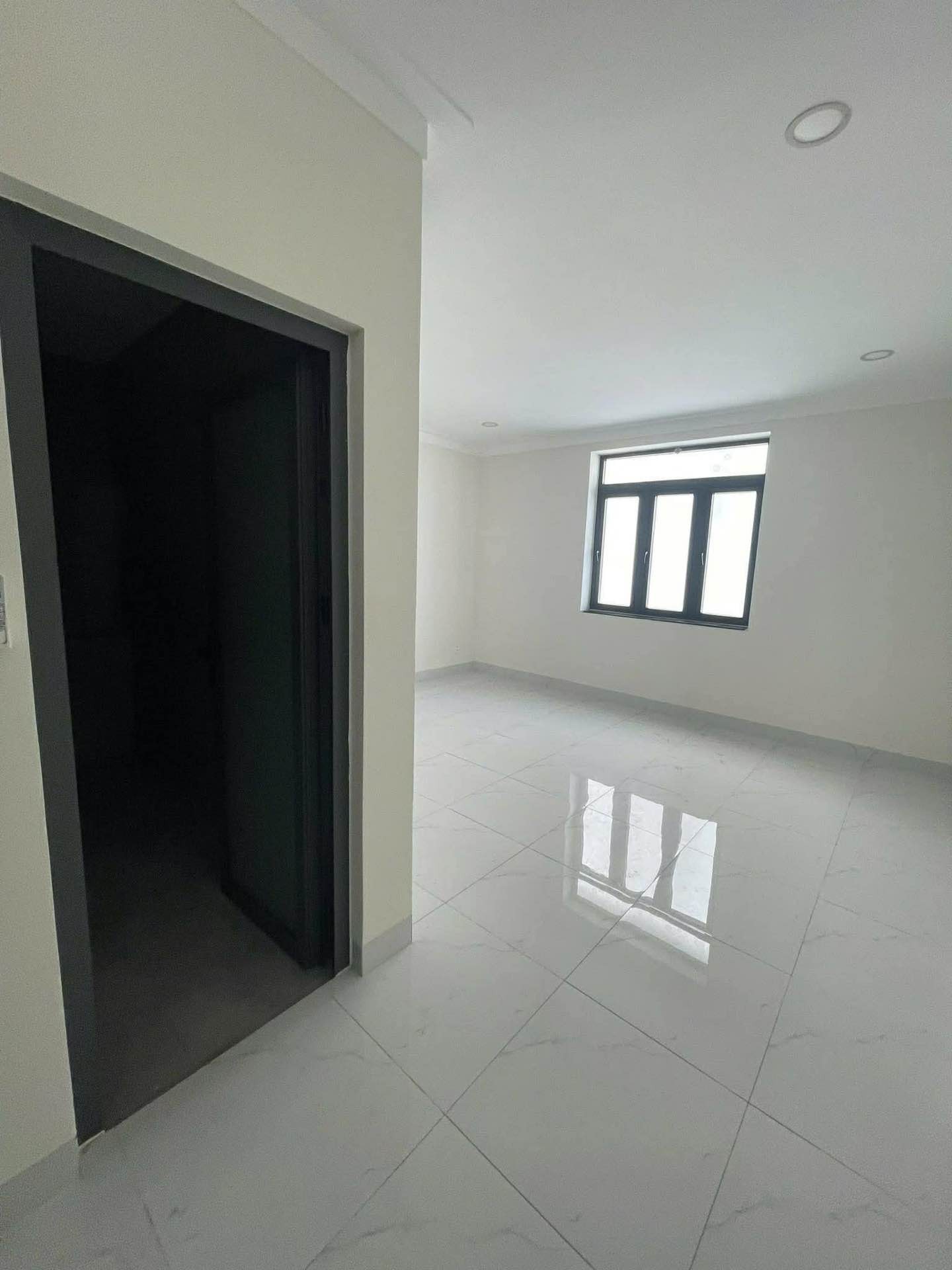 Mặt tiền ngay Lê Bôi, đối diện công viên, 5x20, Phân Lô chỉ 10 tỷ nhỉnh