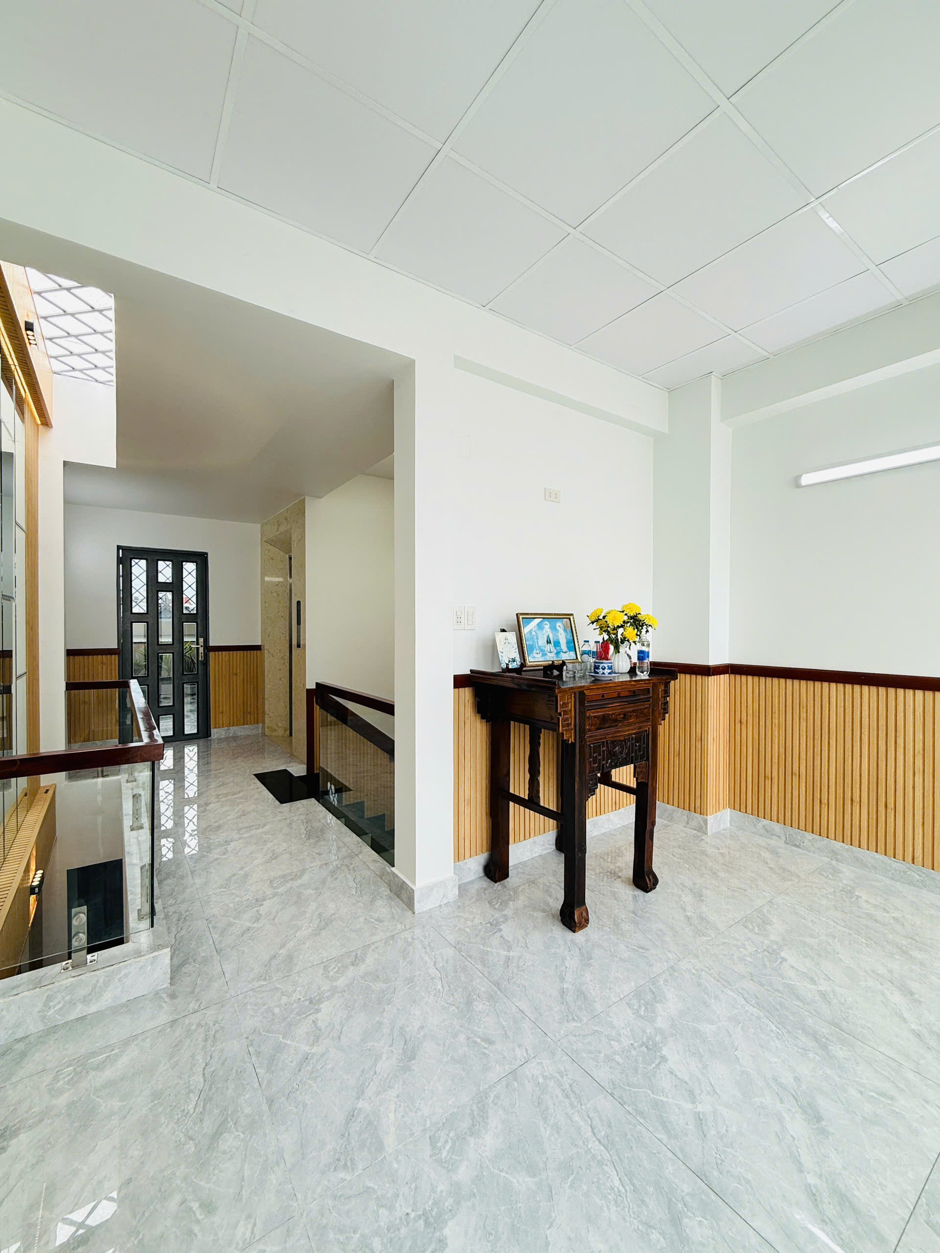 NGỘP BANK chỉ 10 tỷ xíu có nhà 5 tầng HXH 1 trục Quang Trung 88m2 có T.máy gần Emart 2. -4