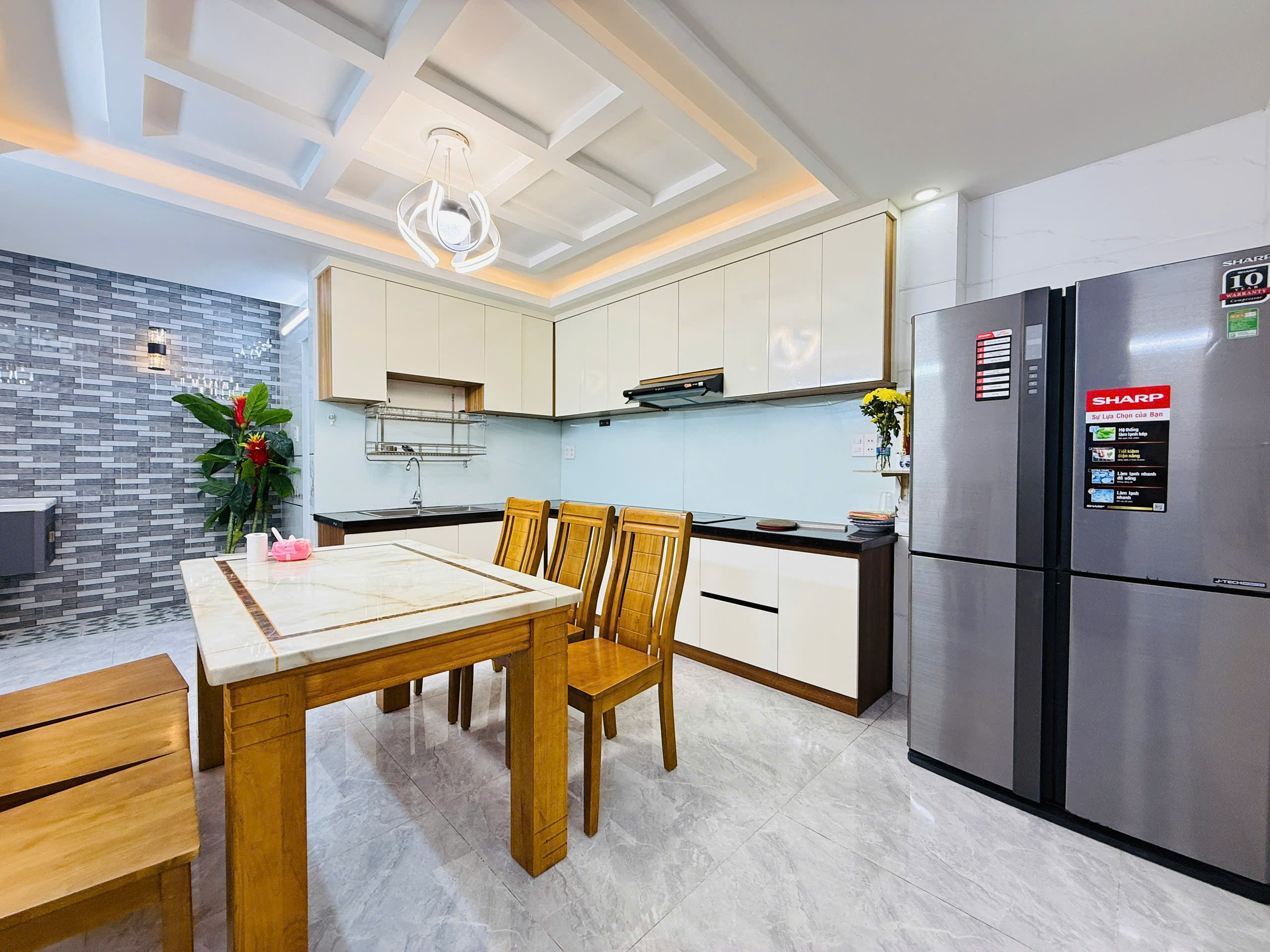 NGỘP BANK chỉ 10 tỷ xíu có nhà 5 tầng HXH 1 trục Quang Trung 88m2 có T.máy gần Emart 2. -5