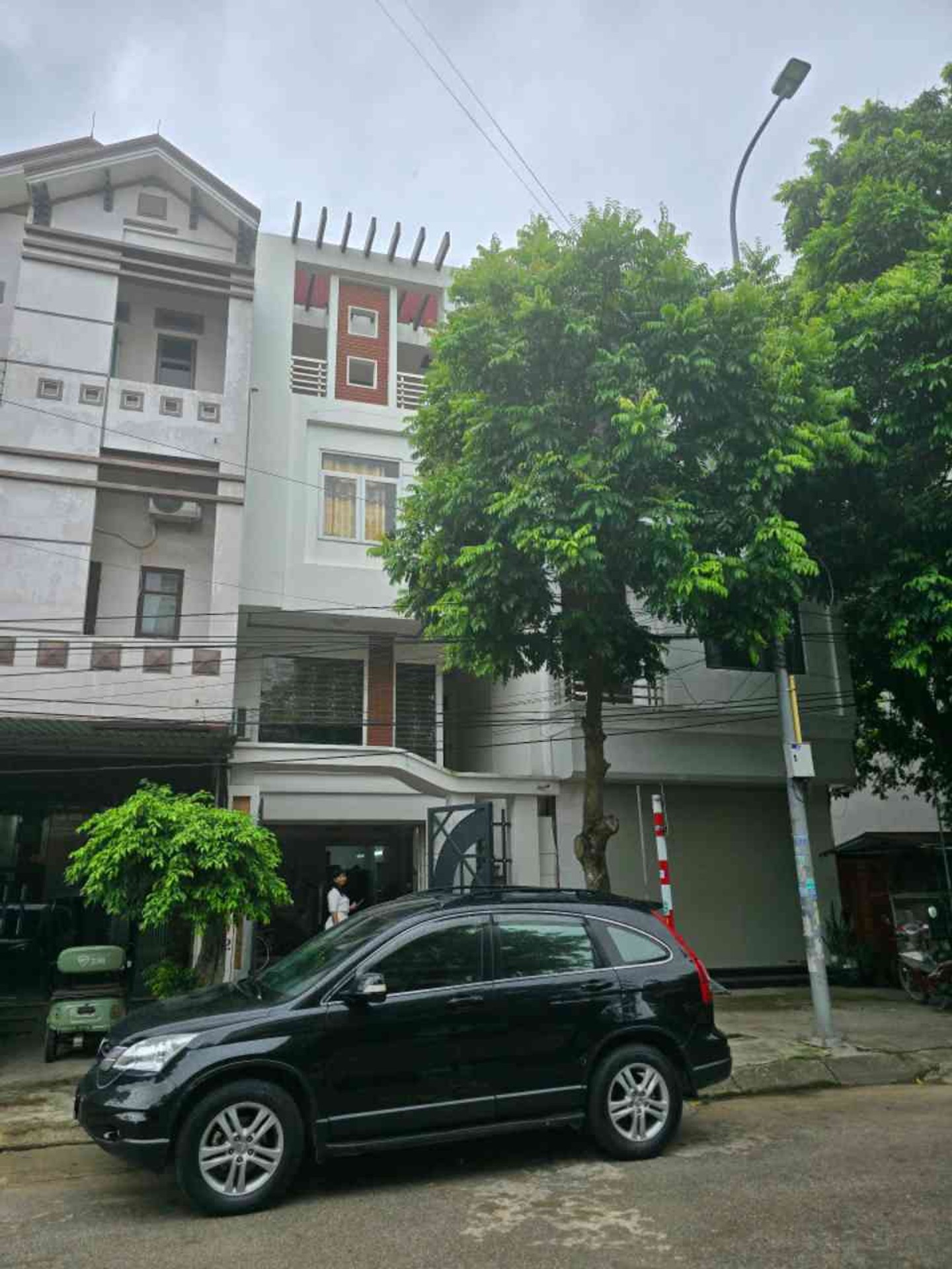 Bán nhà Ngọc Thụy gần chợ 12 tỷ 60m ô tô đỗ,gần phố,Long Biên