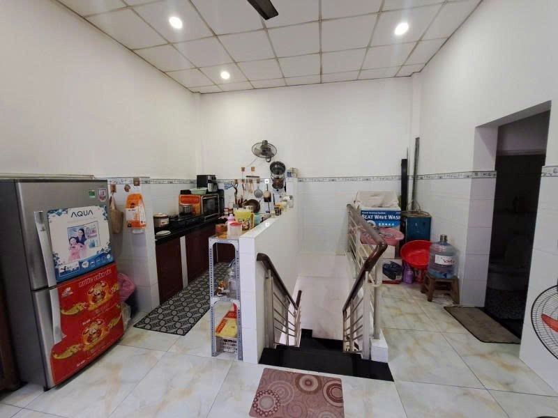 Bán nhà Mặt tiền Lê Quát - gần Hòa Bình, CV Đầm Sen, 8,6x10m, 2 Tầng, 3PN, chỉ 6,9 Tỷ.-3