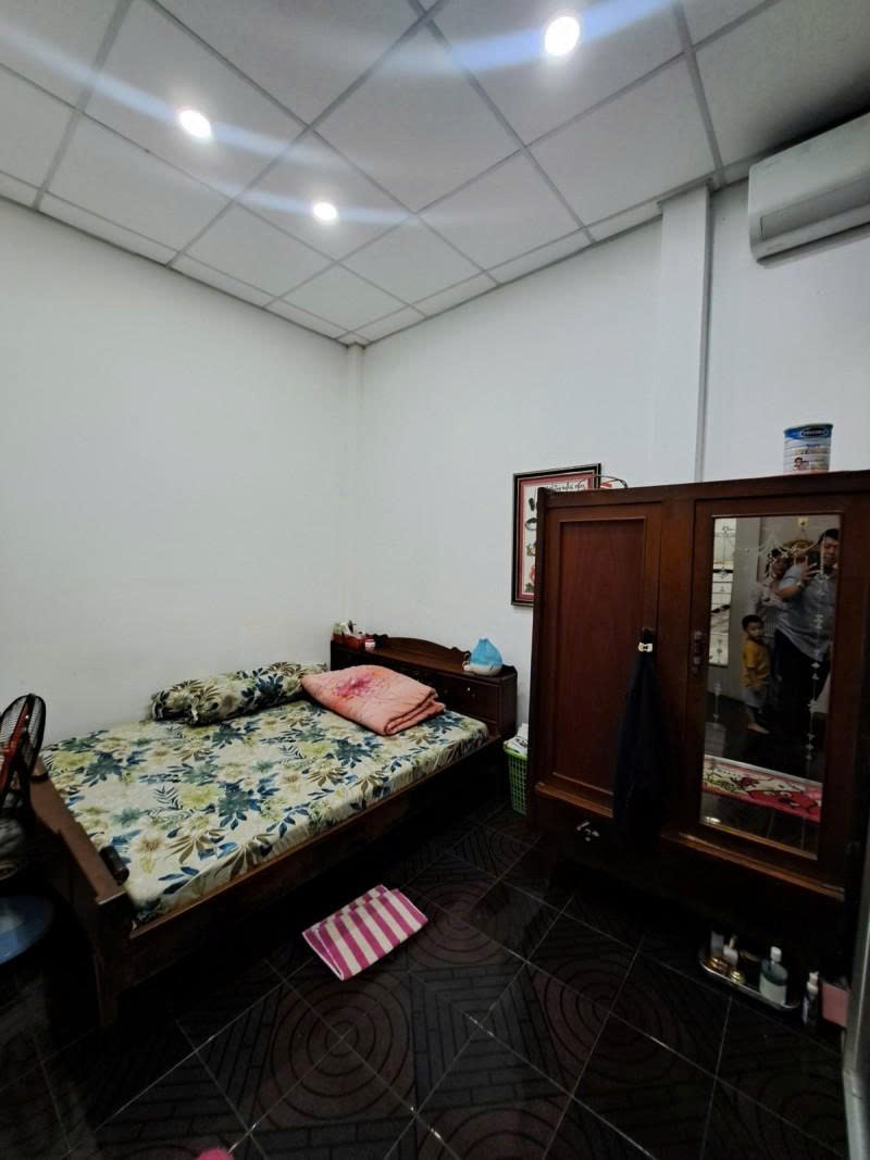 Bán nhà Mặt tiền Lê Quát - gần Hòa Bình, CV Đầm Sen, 8,6x10m, 2 Tầng, 3PN, chỉ 6,9 Tỷ.-4