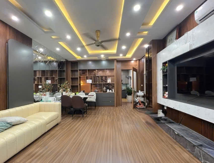 Bán nhà phố Lạc Long Quân Võng Thị, 7 tầng thang máy, ô tô, dòng tiền 150tr/tháng, nhỉnh 19 tỷ