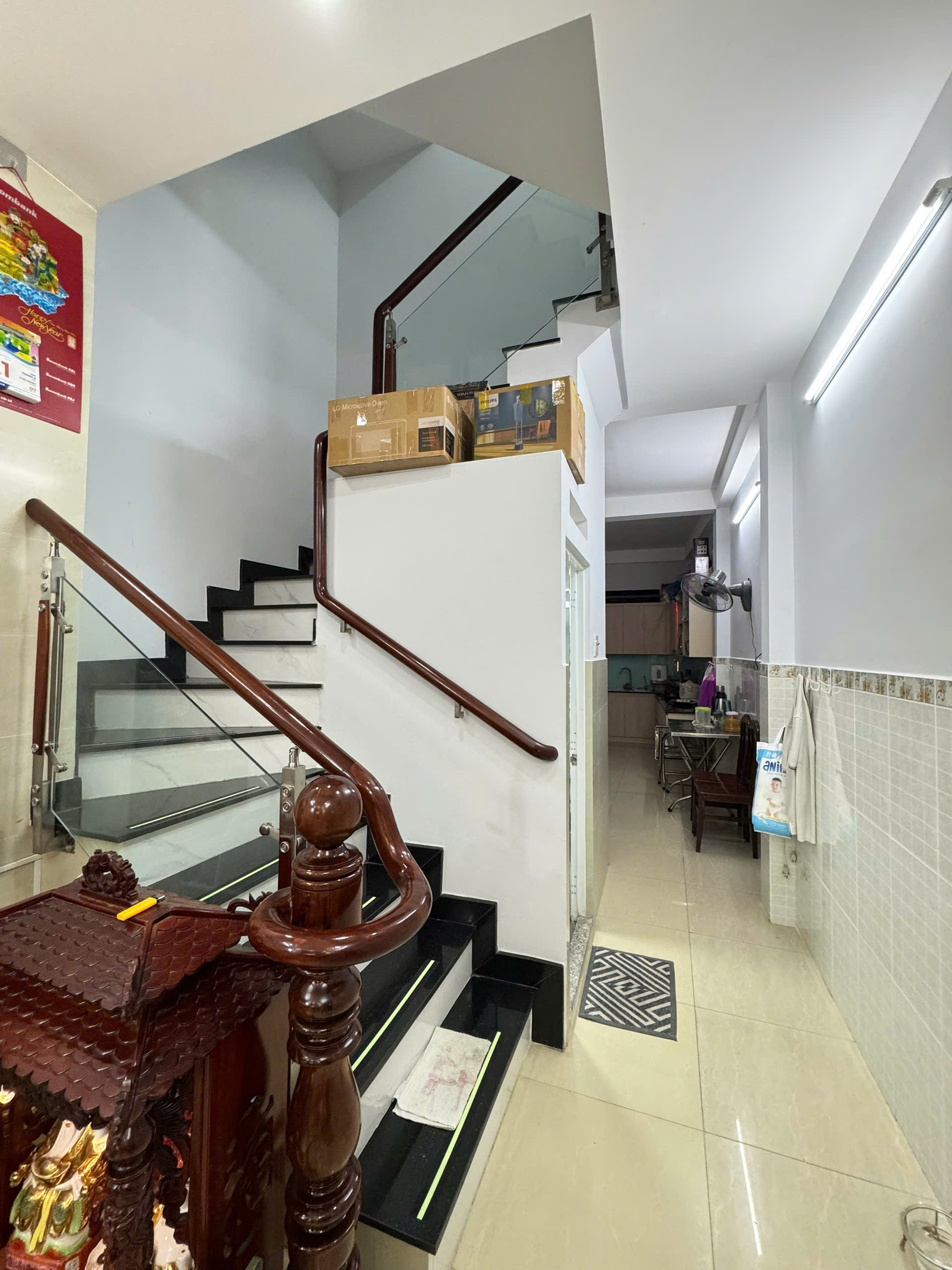 bán nhà đẹp Ngang 3.12 x 17  đúc bê tông cạnh Q1