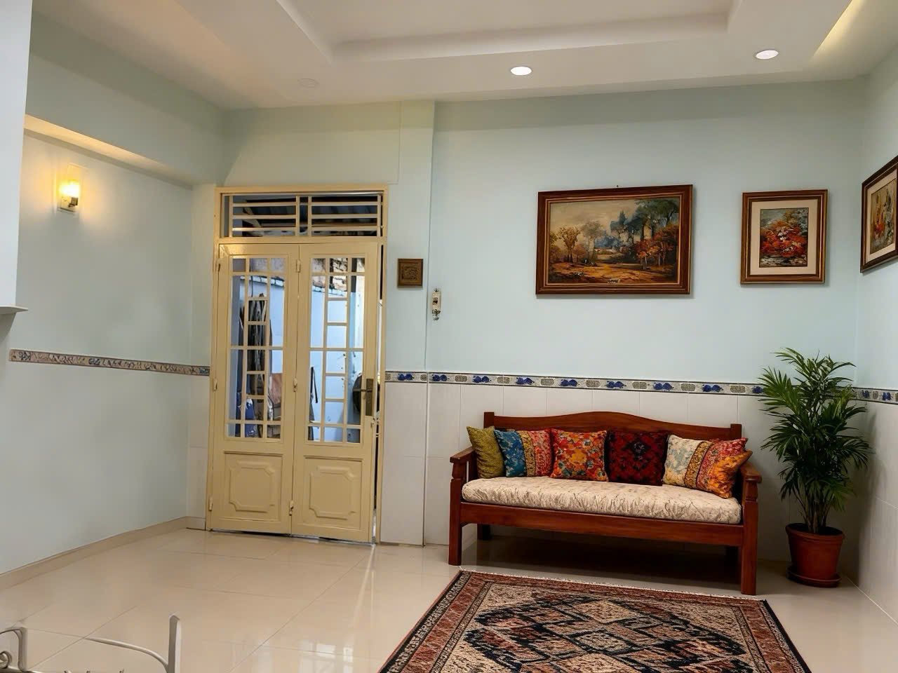 bán nhà Sát mặt tiền Hoàng Diệu Q4 

HƠN 3 Đ CẠNH Q1-3