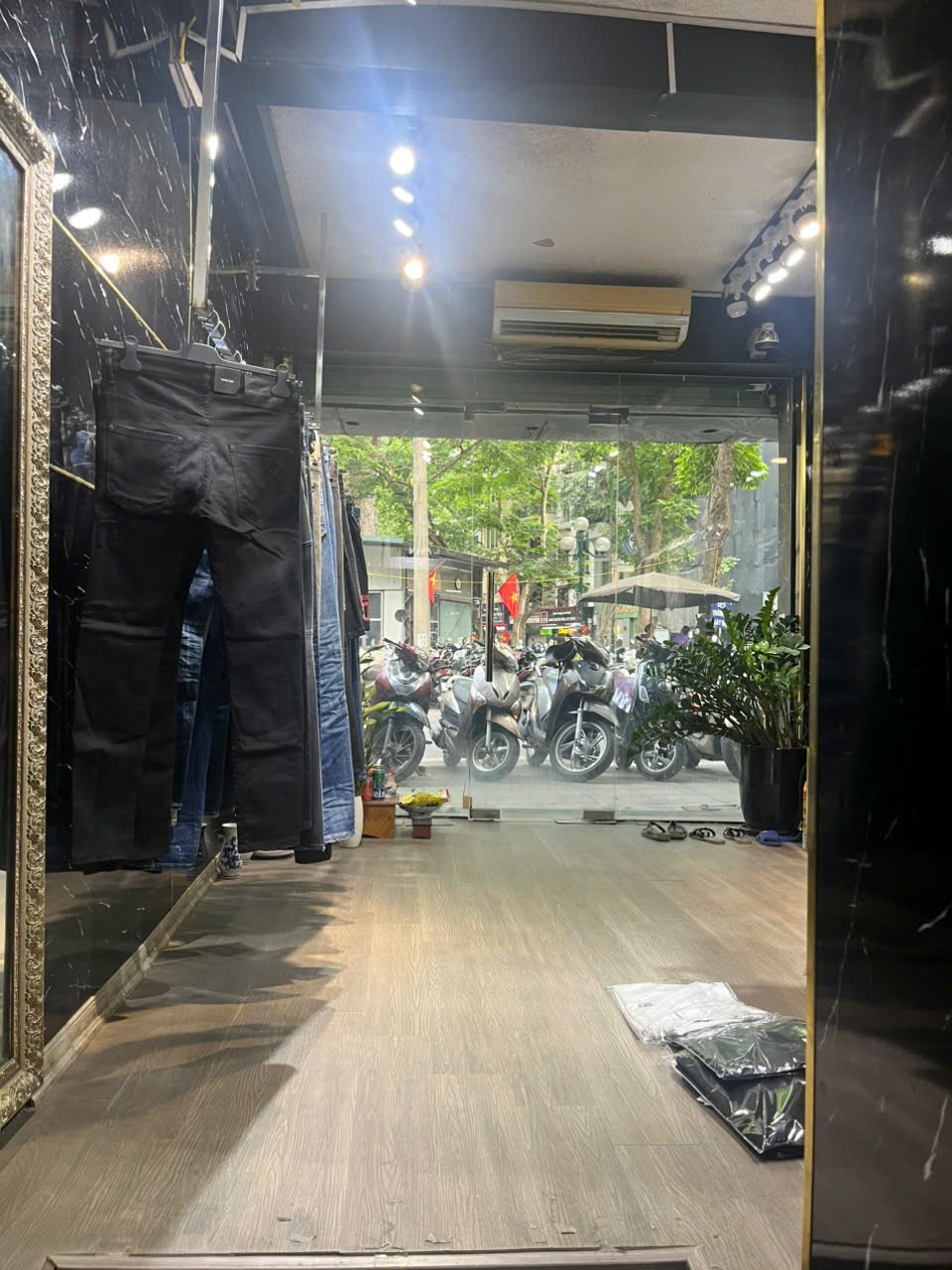CHÍNH CHỦ BÁN NHÀ MẶT PHỐ Vị Trí Tại  Hàng Bún, Phường Ba Đình, HN (gần ngã 3 Phan Đình Phùng)-3