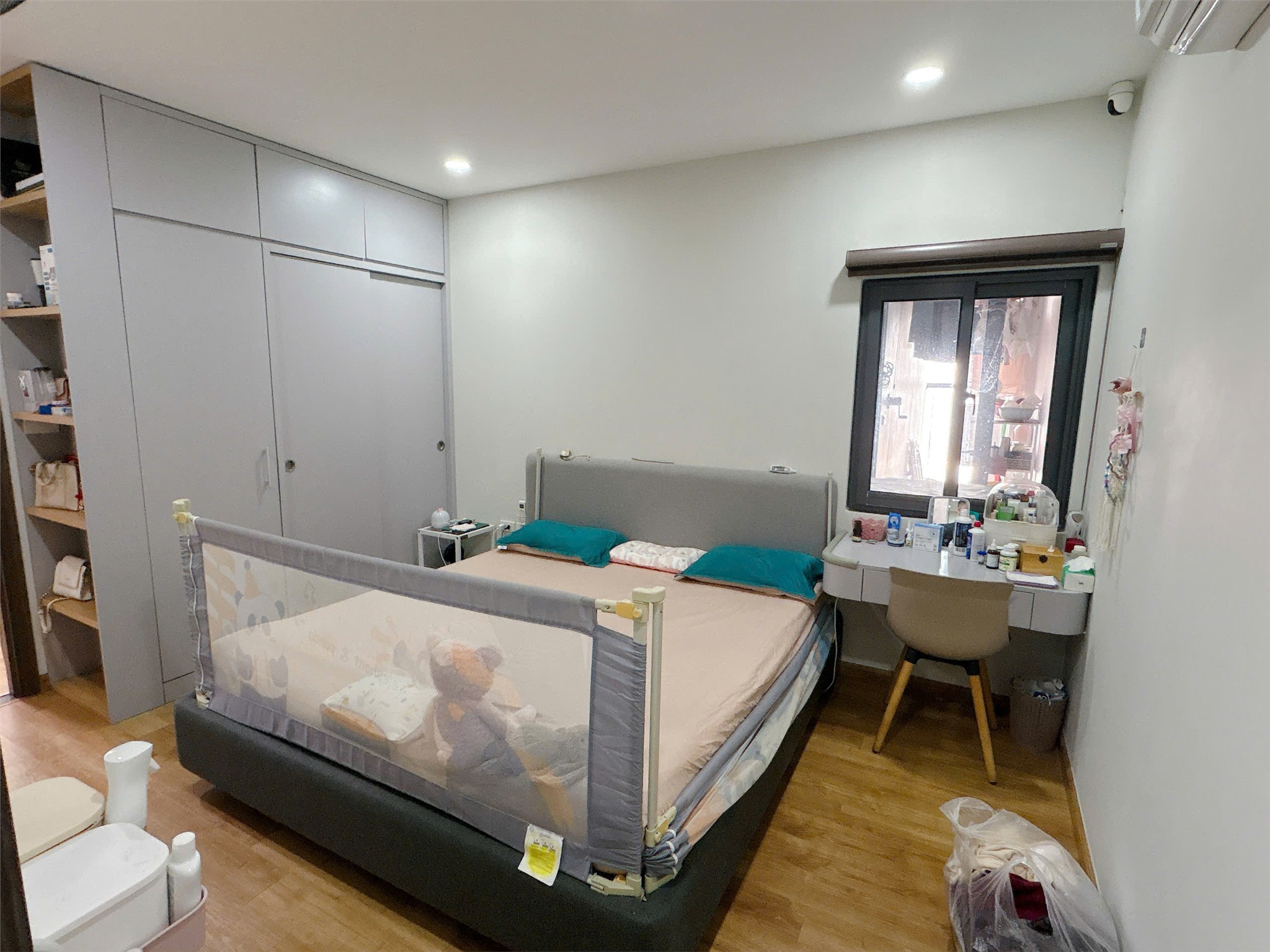 Chính chủ bán CC 2PN, 76m2, 6,2 tỷ tại Rose Town 79 Ngọc Hồi, sẵn sổ, full đồ (giá thương lượng)