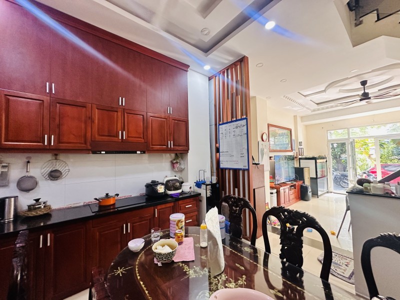 Bán nhà 4 tầng, 55m2 đường số 51, Hiệp Bình Chánh, Thủ Đức. TP HCM. Sổ hồng riêng. Giá 7,39 tỷ.