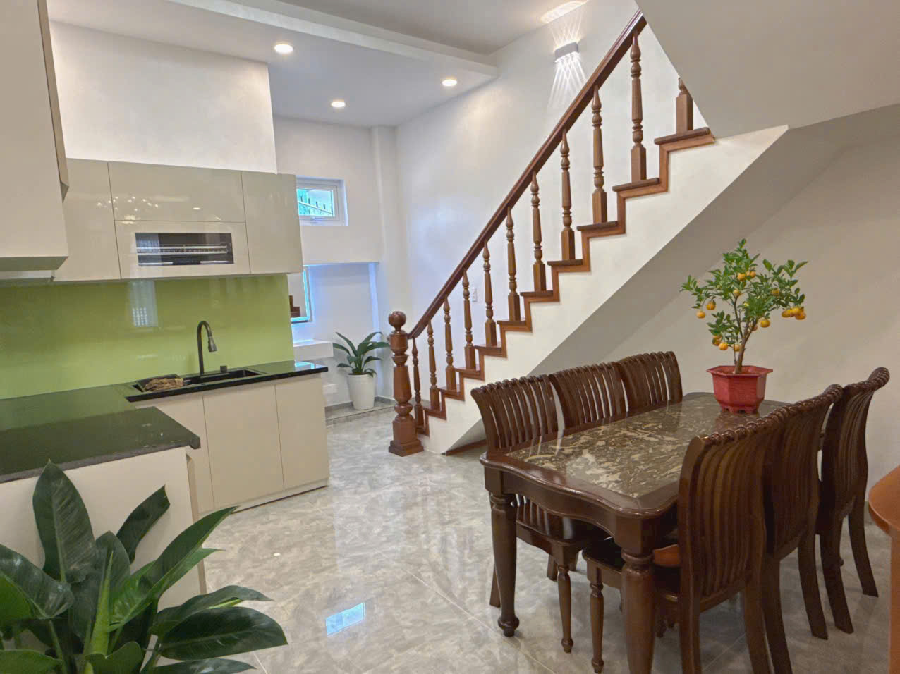 HIẾM TRONG PHÂN KHÚC – NHÀ 2 MẶT THOÁNG, GARA Ô TÔ, NỘI THẤT GỖ CAO CẤP GẦN CHỢ NGÔ QUYỀN