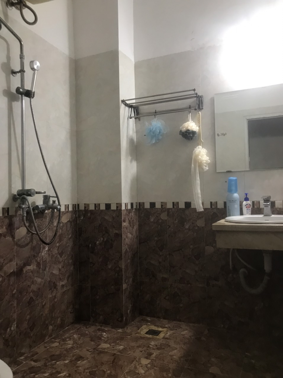 Cho thuê phòng ở đẹp an ninh tốt rộng 25 m2 bếp nấu ăn riêng tại nhà mặt phố Bùi Xương Trạch, Thanh Xuân-2