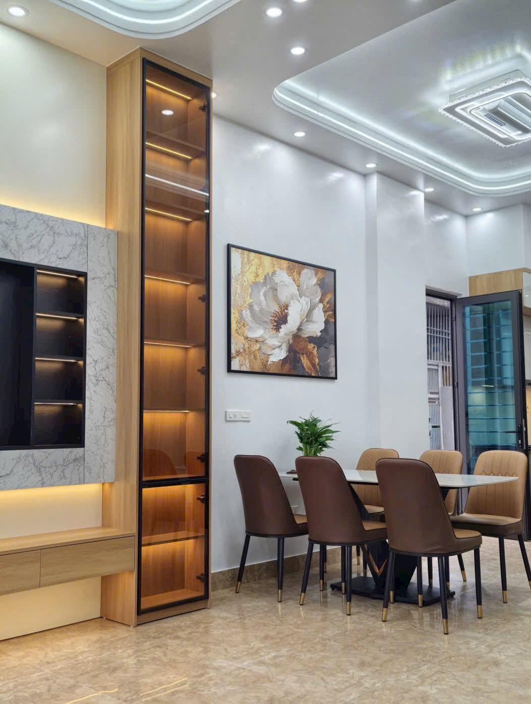 Bán nhà lô góc 3 tầng ngõ phố Nguyễn Thị Duệ, ph Thanh Bình, TP HD, 63m2, mt 5.62m, 3 ngủ, 3 vs