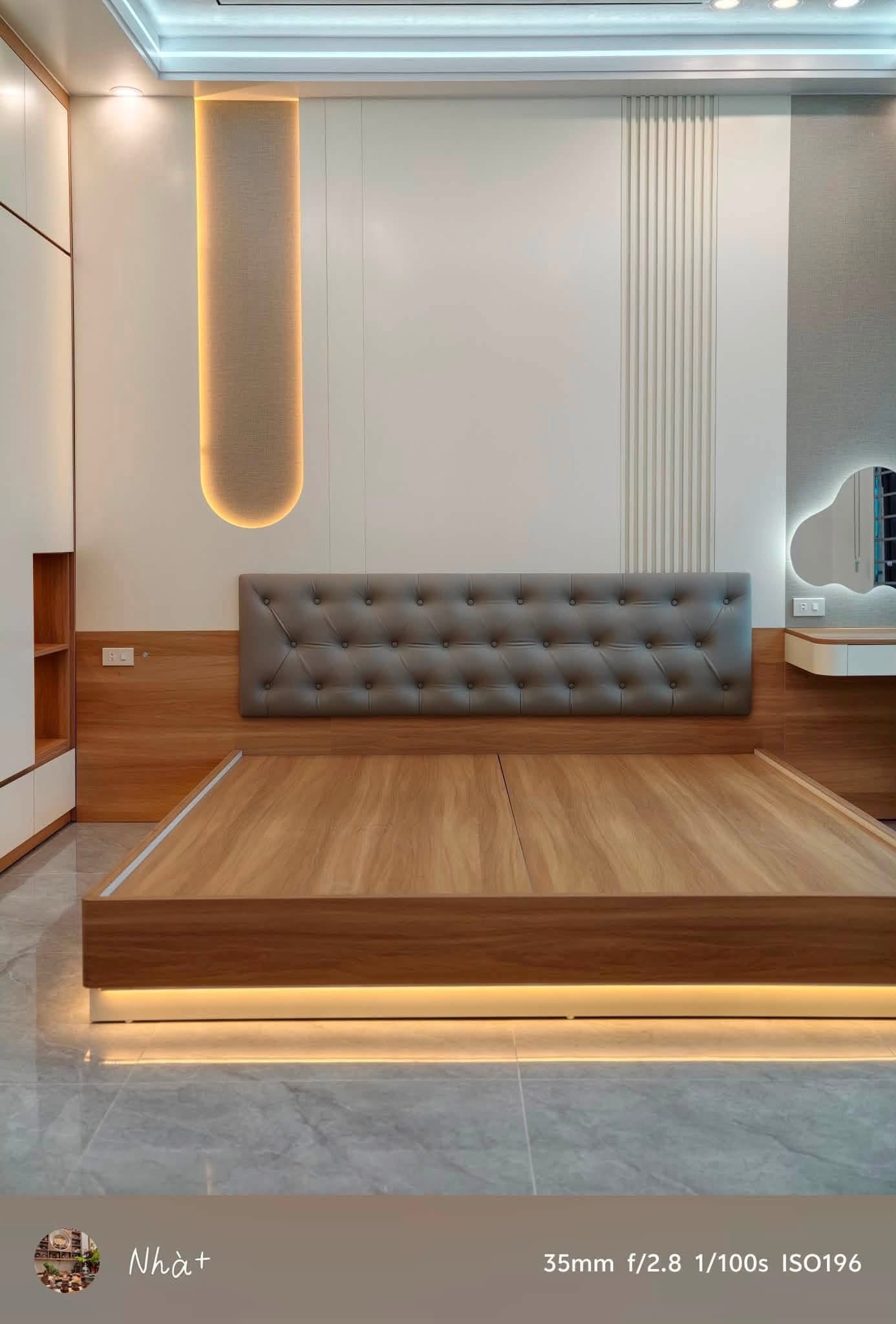 Bán nhà lô góc 3 tầng ngõ phố Nguyễn Thị Duệ, ph Thanh Bình, TP HD, 63m2, mt 5.62m, 3 ngủ, 3 vs