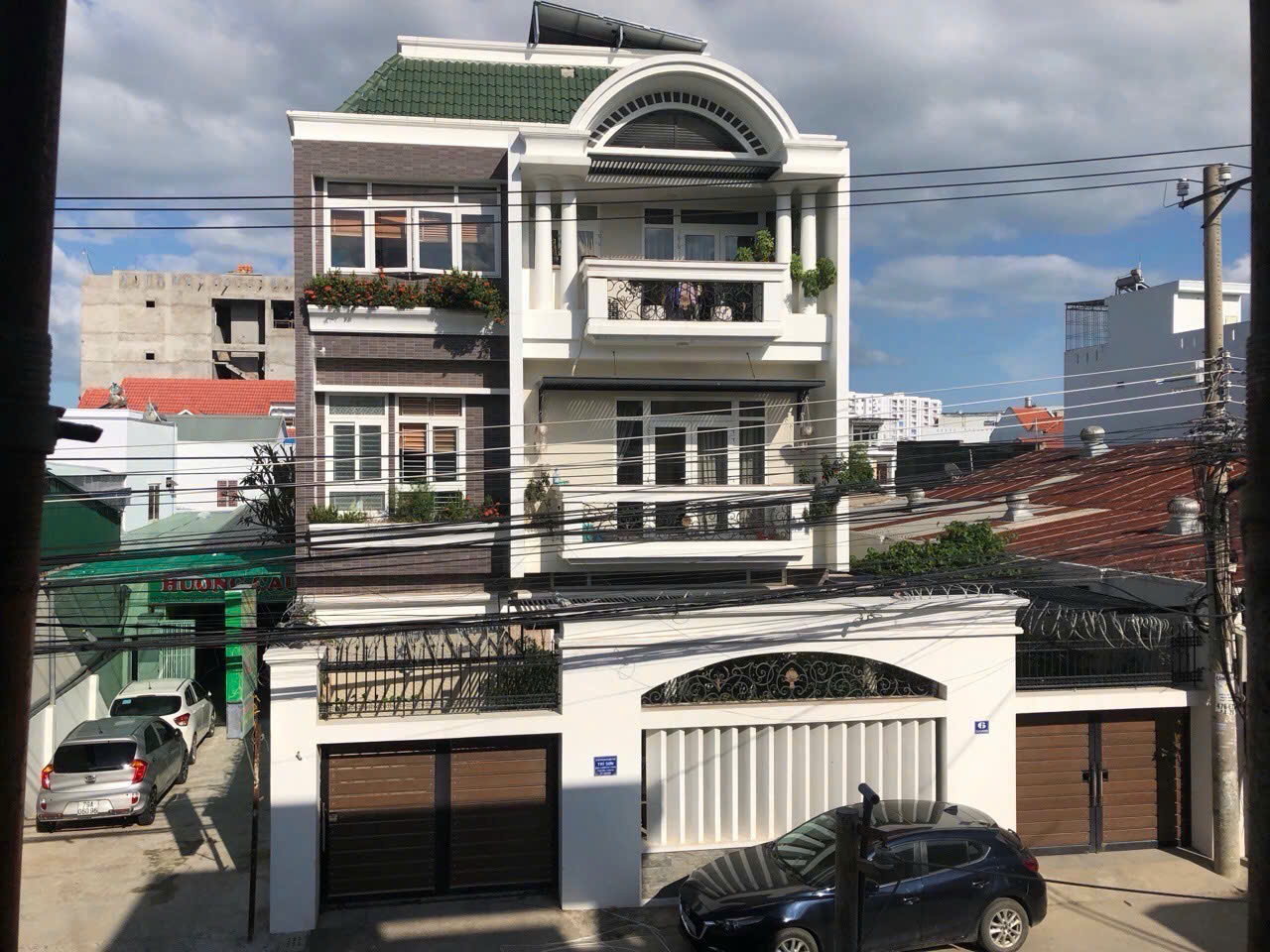 BÁN BIỆT THỰ SÂN VƯỜN 3 TẦNG – TP. NHA TRANG

 - Diện tích đất 287m² , ngang 13m
 -  Giá chỉ 22 tỷ ( tl )

 -  Ngọc Bích Land – 0905 724 084