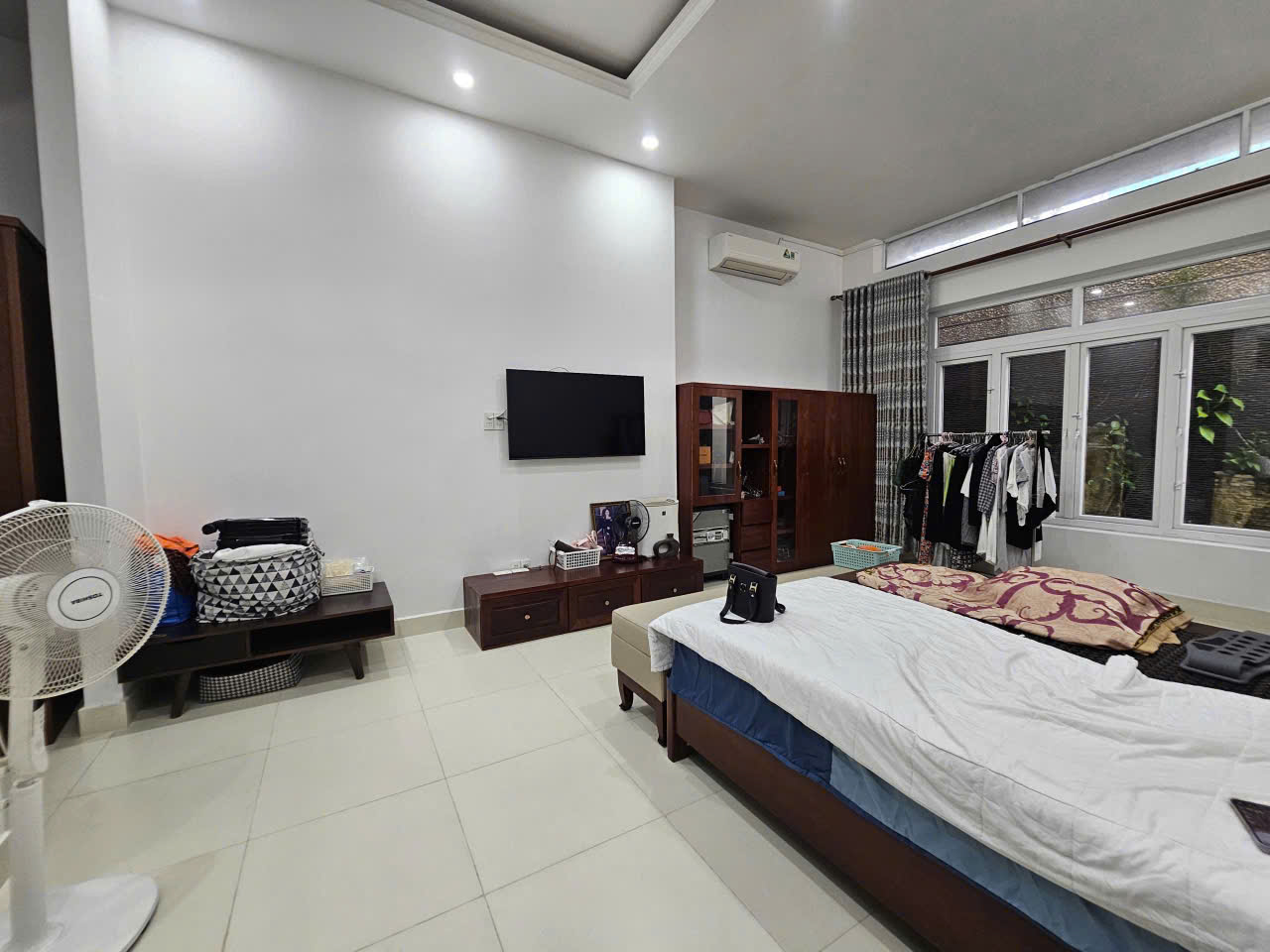 BÁN BIỆT THỰ SÂN VƯỜN 3 TẦNG – TP. NHA TRANG

 - Diện tích đất 287m² , ngang 13m
 -  Giá chỉ 22 tỷ ( tl )

 -  Ngọc Bích Land – 0905 724 084