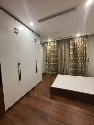 ⭐️CHO THUÊ CĂN HỘ R1Cho thuê căn hộ R1 Royal City - 150m2 |3PN|, nội thất mới làm lại; 0913853686