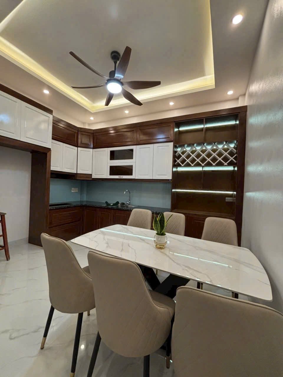 Bán nhà ngõ 68 Tuệ Tĩnh, ph Bình Hàn, TP Hải Dương, 53.1m2, 3 tầng, 3 ngủ, 3 vs, ngõ oto, 3.28 tỷ 