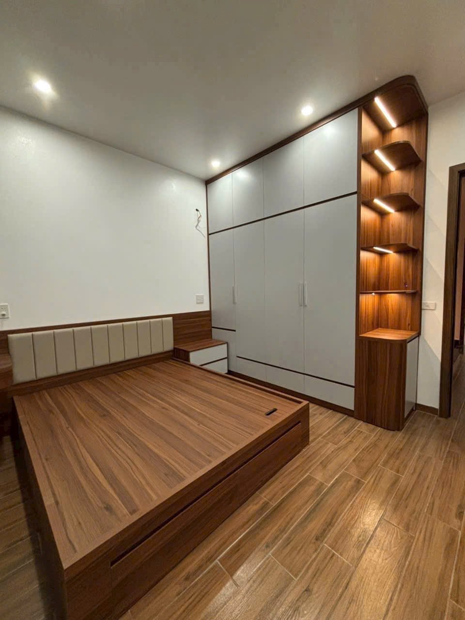 Bán nhà ngõ 68 Tuệ Tĩnh, ph Bình Hàn, TP Hải Dương, 53.1m2, 3 tầng, 3 ngủ, 3 vs, ngõ oto, 3.28 tỷ 