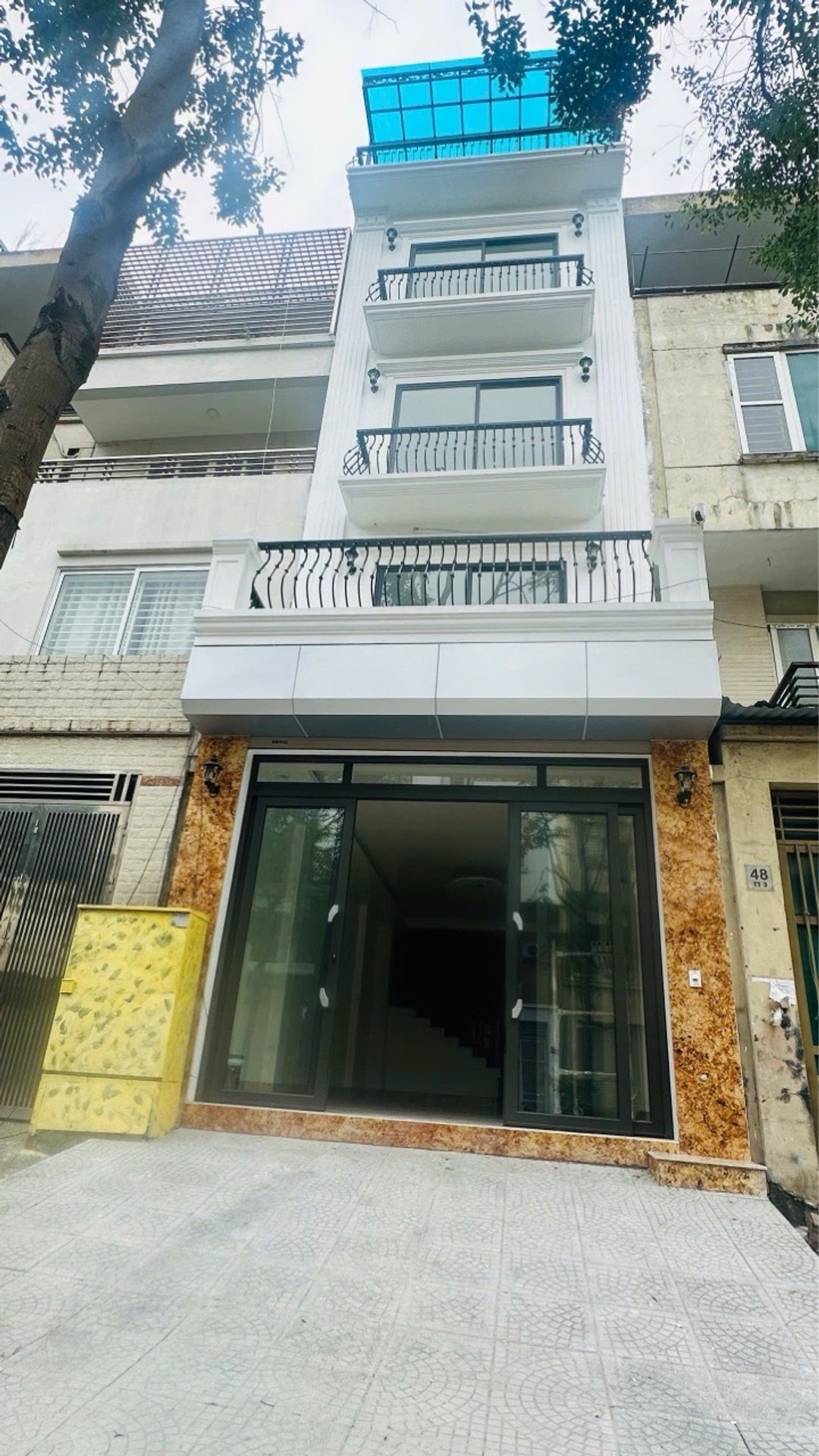 Chuyển nhà Đức Giang Long Biên 9 tỷ 50m gần phố lớn đường to